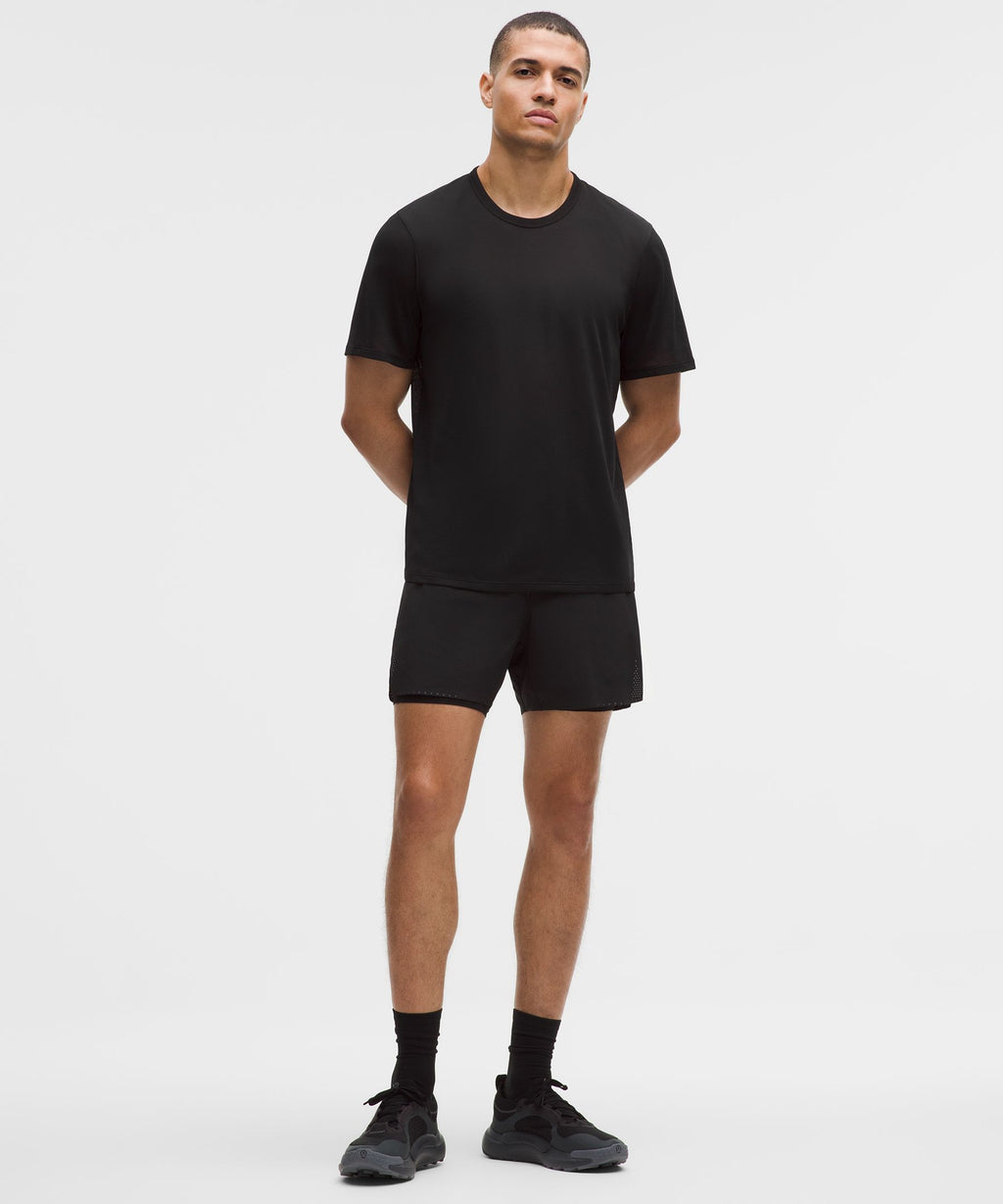 Men's Fast and Free Short-Sleeve ShirtPerforated Stripe