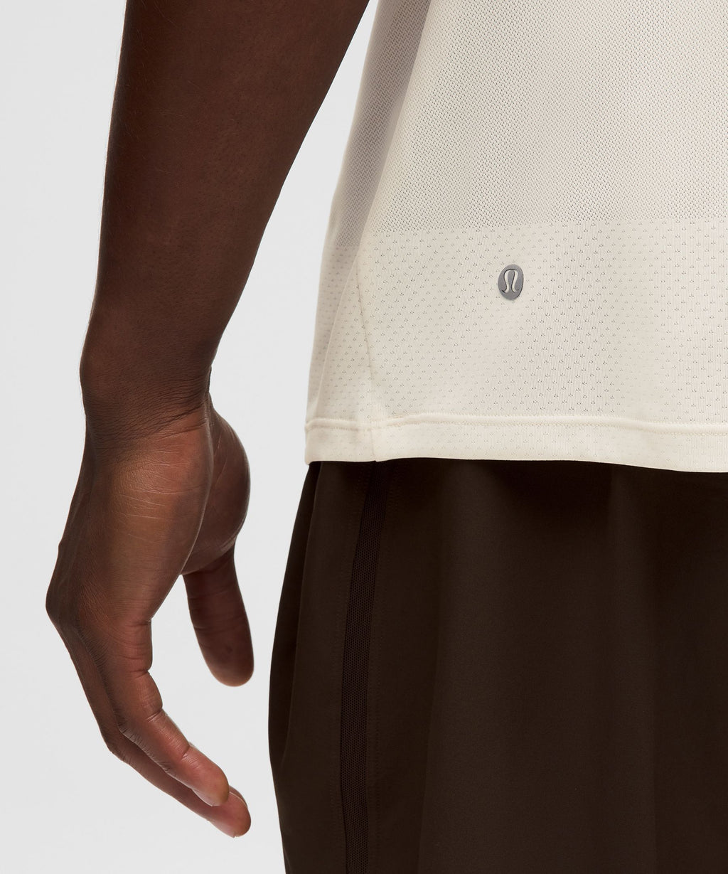 Men's Fast and Free Short-Sleeve ShirtPerforated Stripe