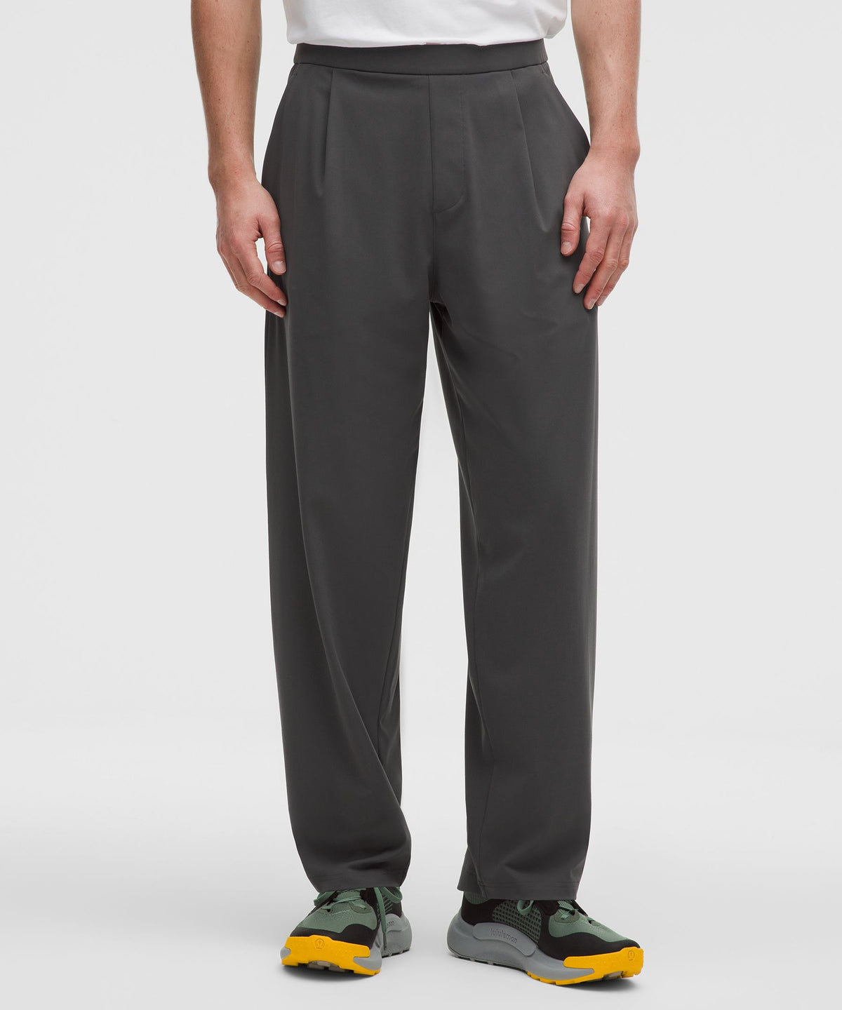 Men's Daydrift Relaxed-Fit Pleated Trouser ShorterNo Belt Loops