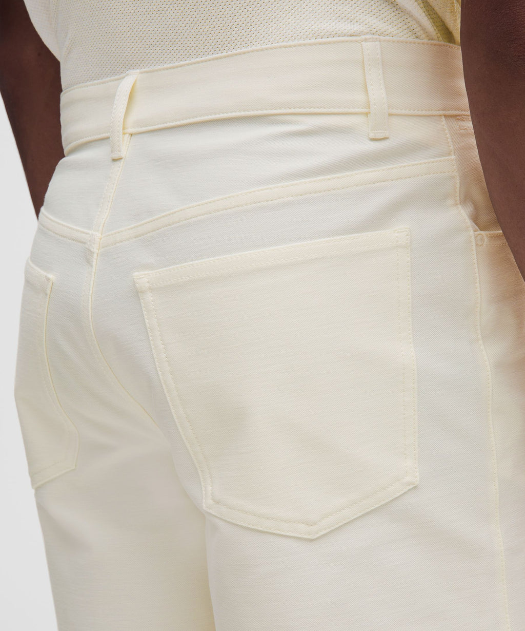 EasyFive Relaxed-Fit Short 9"