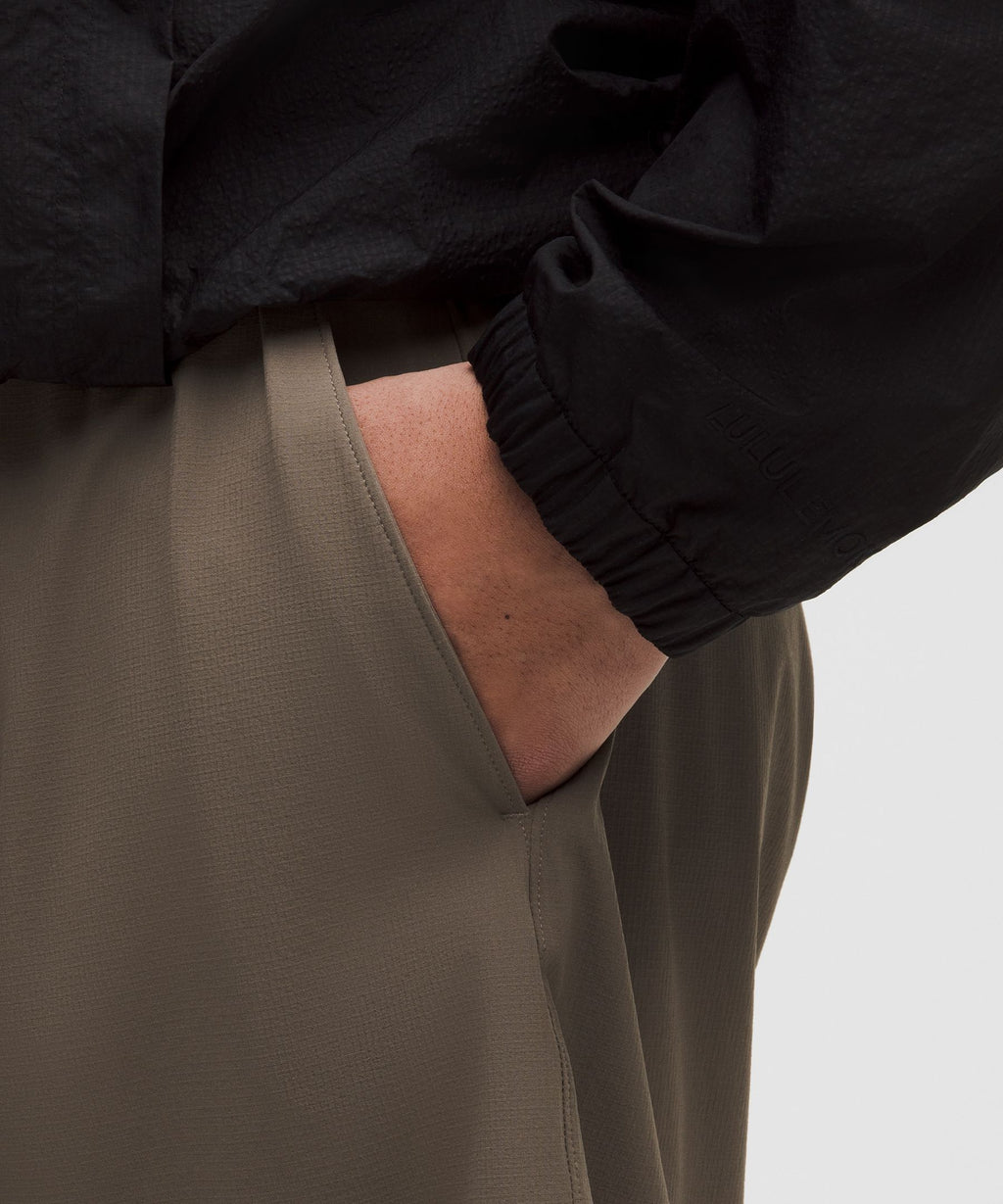 Zero Tucks Relaxed-Fit Short 8"