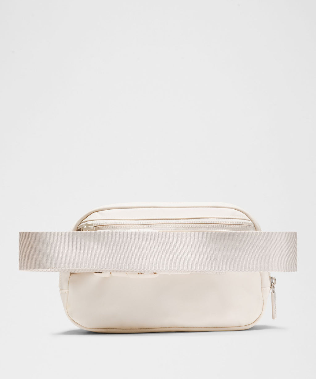 Everywhere Belt Bag with Long Strap 1L