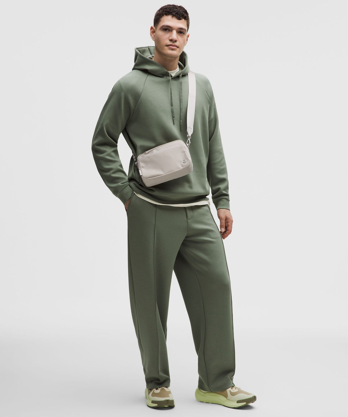 Everywhere Crossbody 3L LargeMetal Hardware
