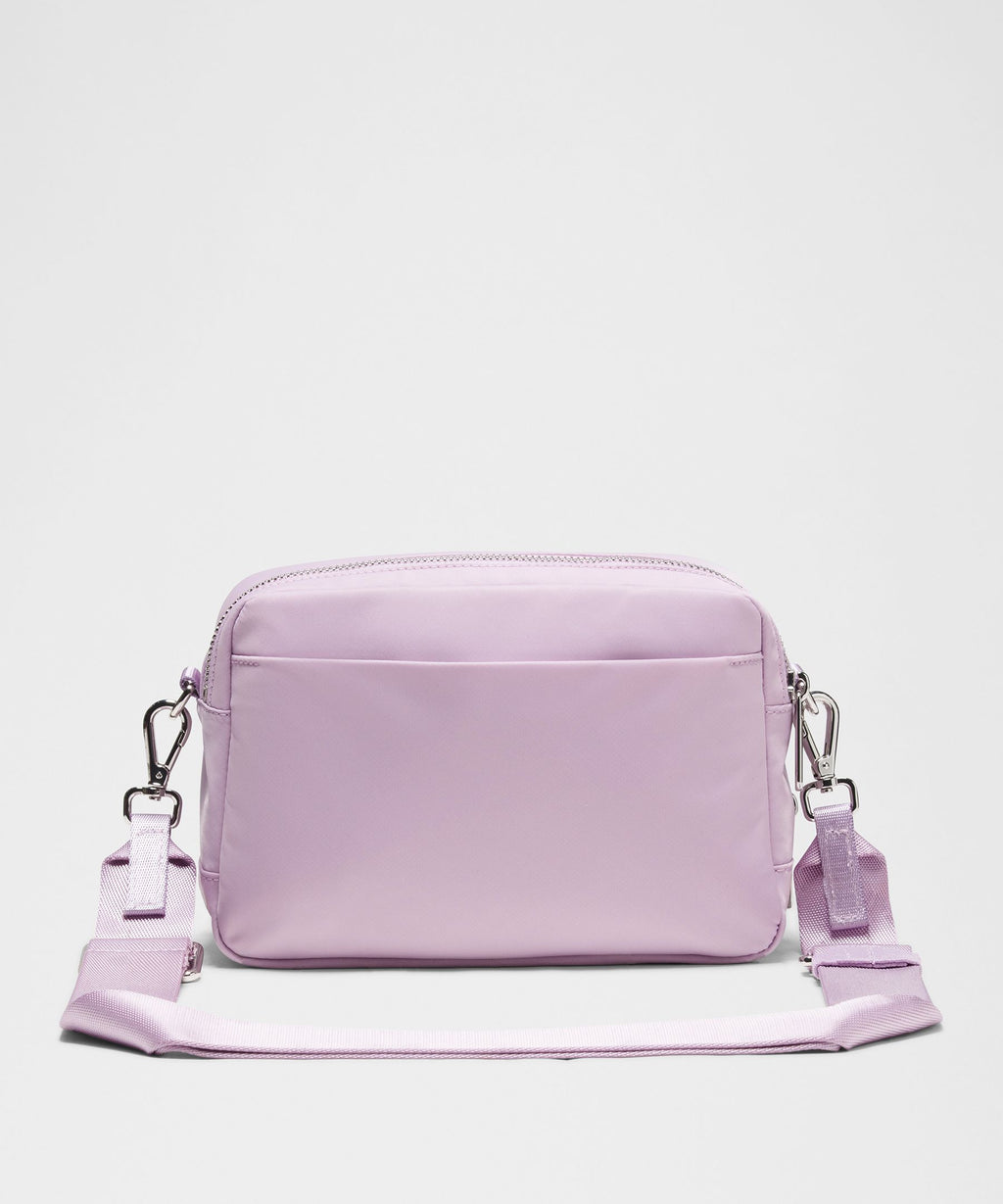 Everywhere Crossbody 3L LargeMetal Hardware
