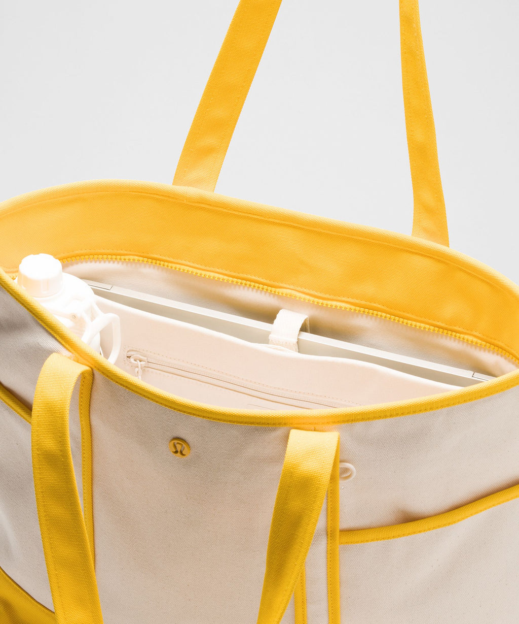 Daily Multi-Pocket Zip-Top Tote Bag 18L