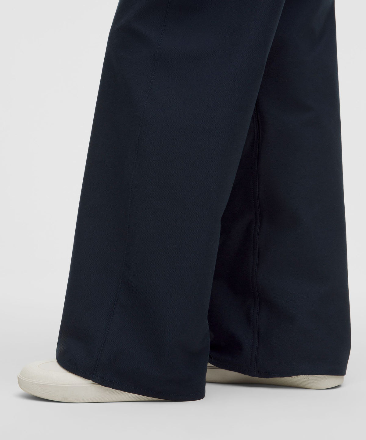 EasyFive Low-Rise Classic Wide-Leg PantShort