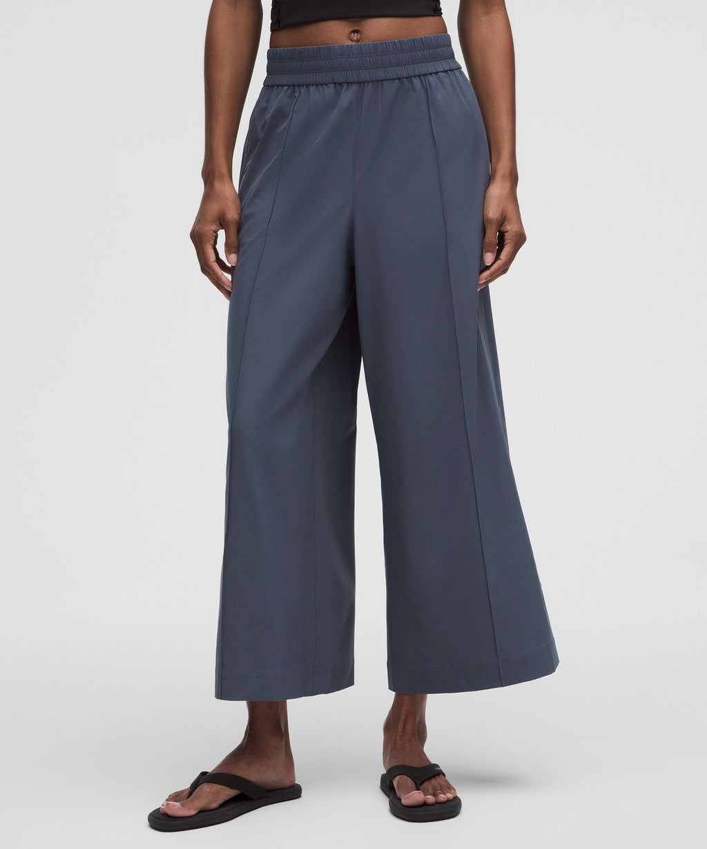 Breezily Mid-Rise Cropped Pant