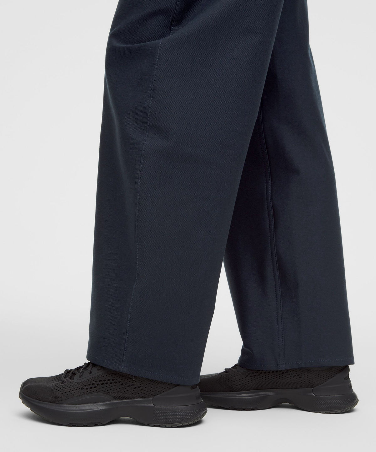 EasyFive Low-Rise Barrel-Leg PantShort