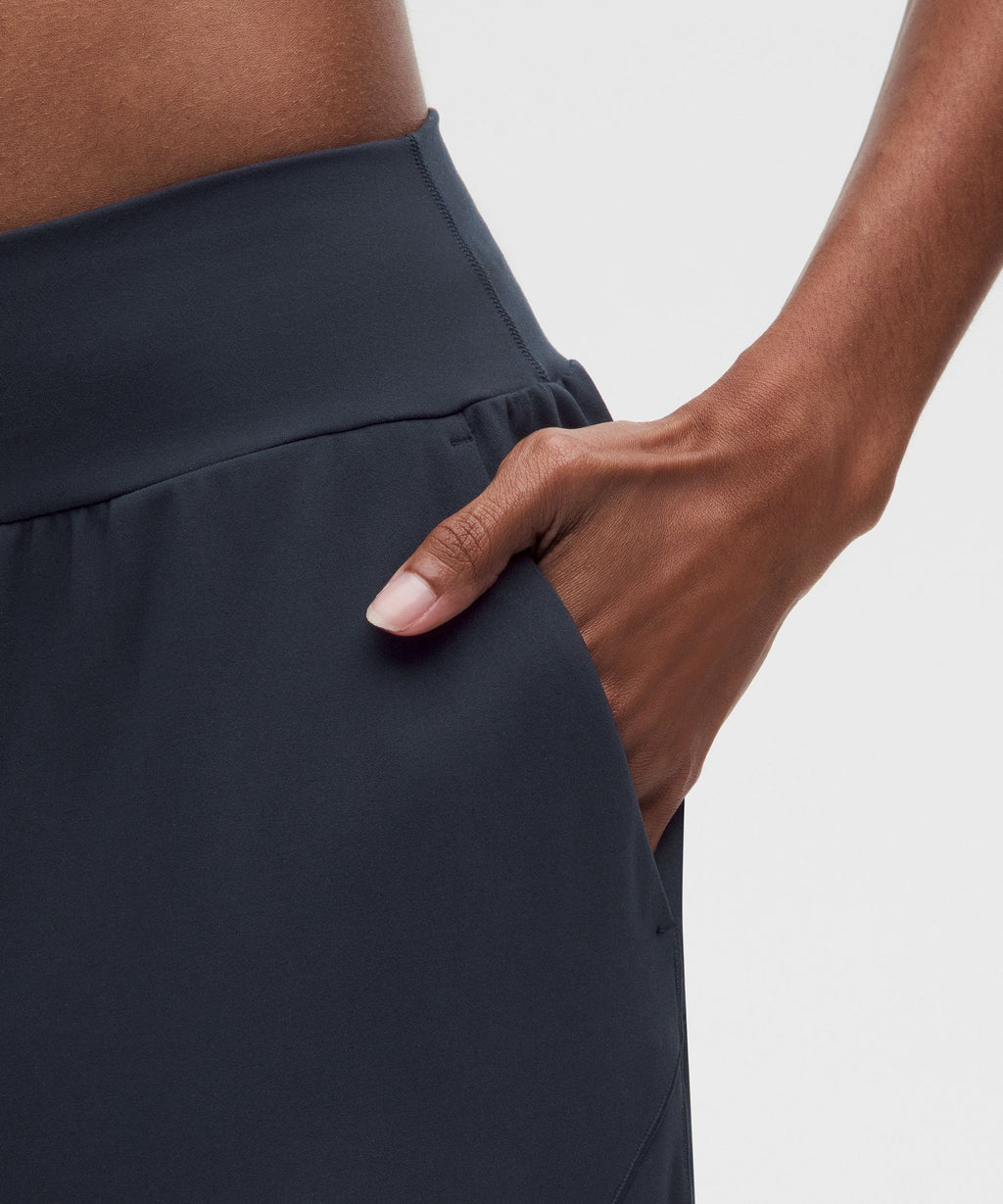 Groove Low-Rise Relaxed Cinch PantShort