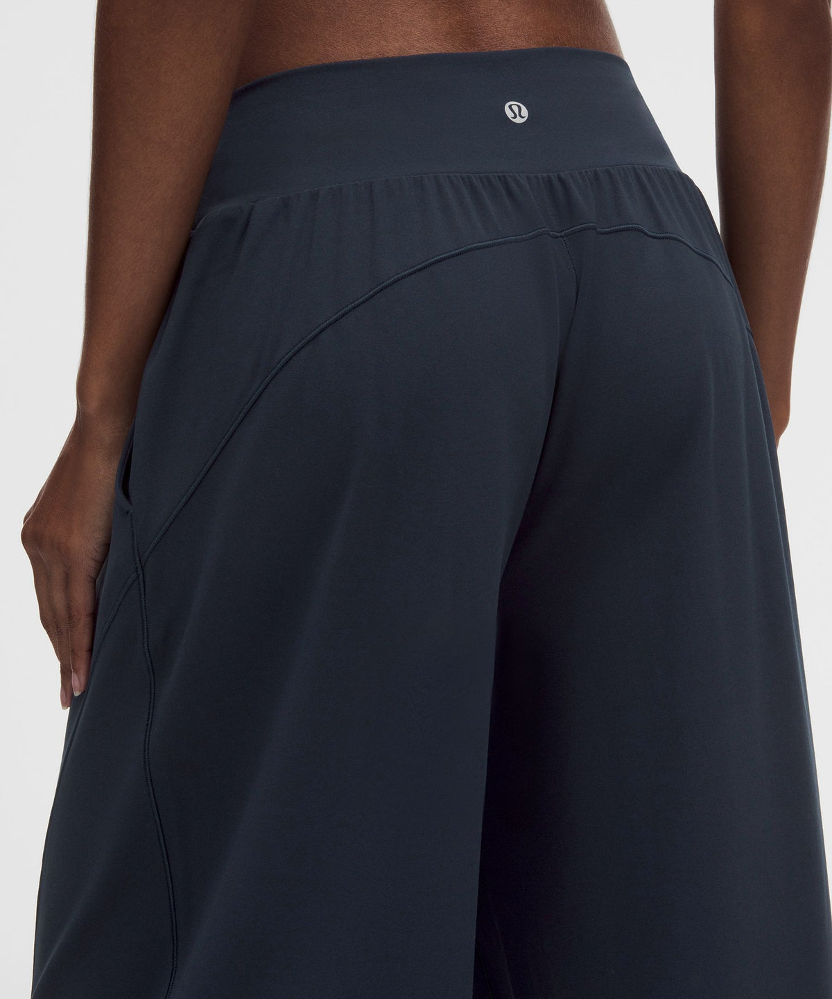 Groove Low-Rise Relaxed Cinch PantShort