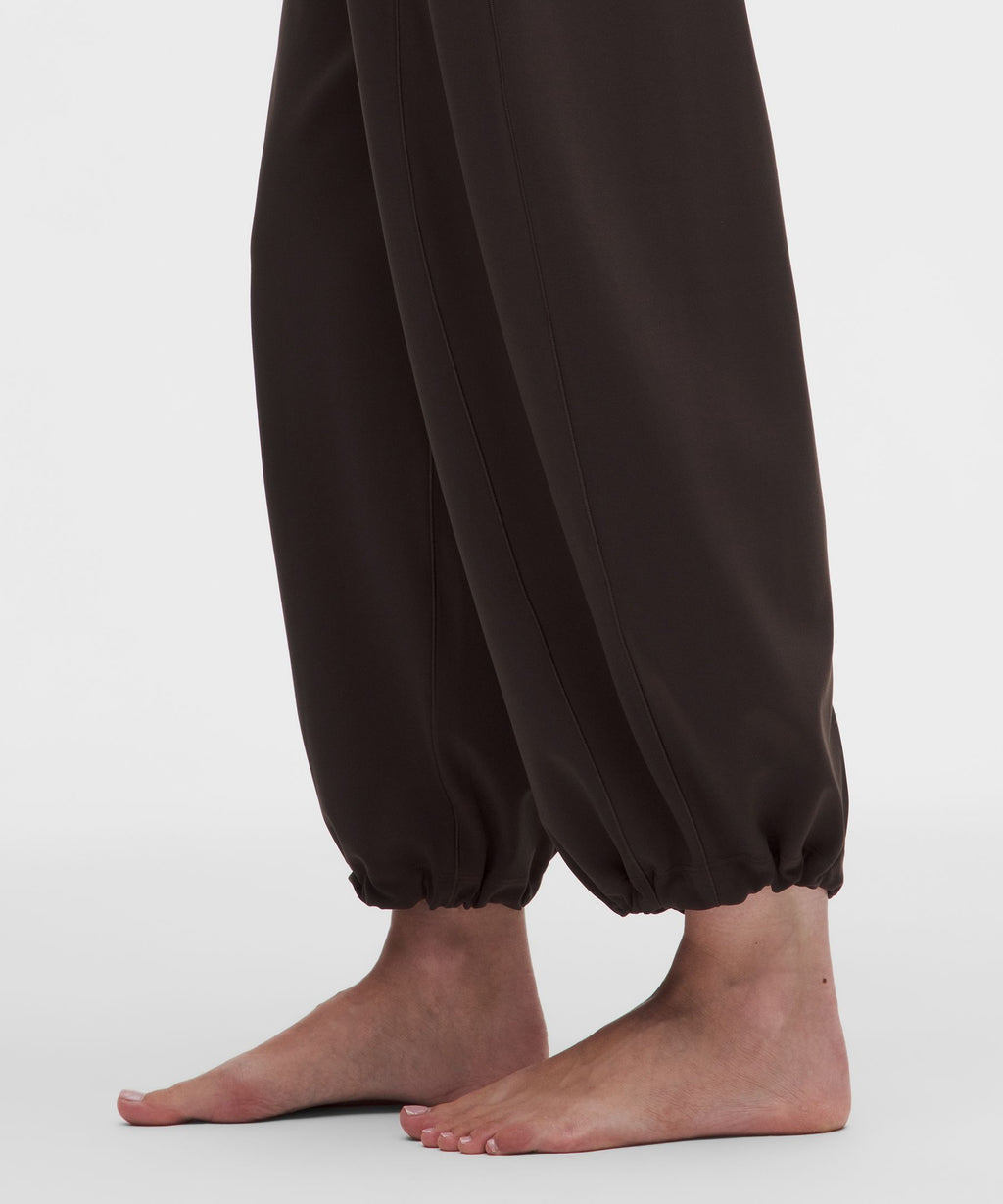 Groove Low-Rise Relaxed Cinch PantShort