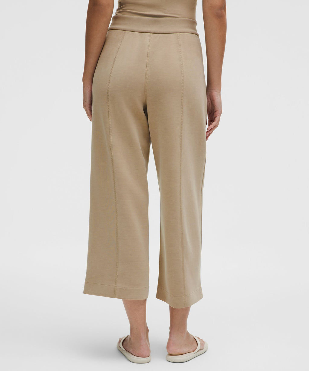 Softstreme High-Rise Wide-Leg Cropped Pant