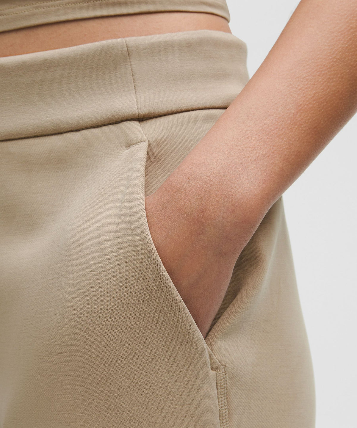 Softstreme High-Rise Wide-Leg Cropped Pant
