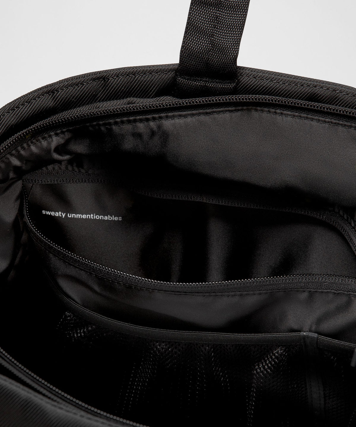 City Essentials Bag 25L
