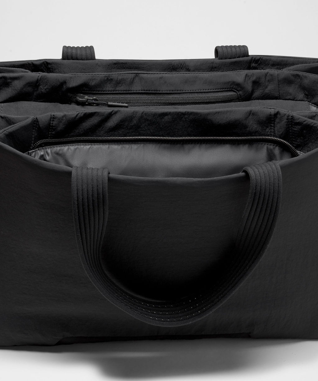 Triple Compartment Tote Bag 18L