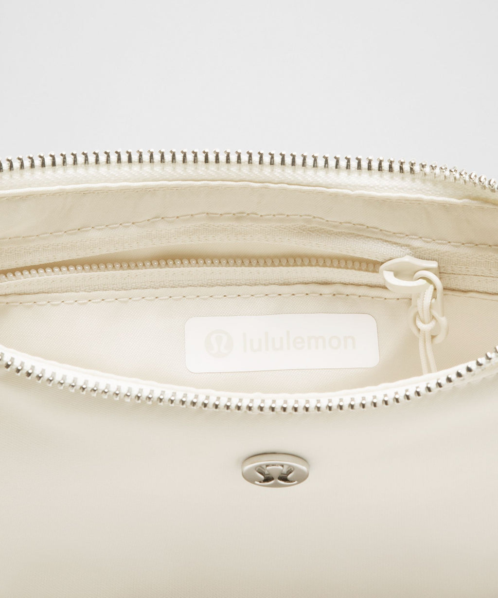 City Essentials Mini Shoulder Bag 1L